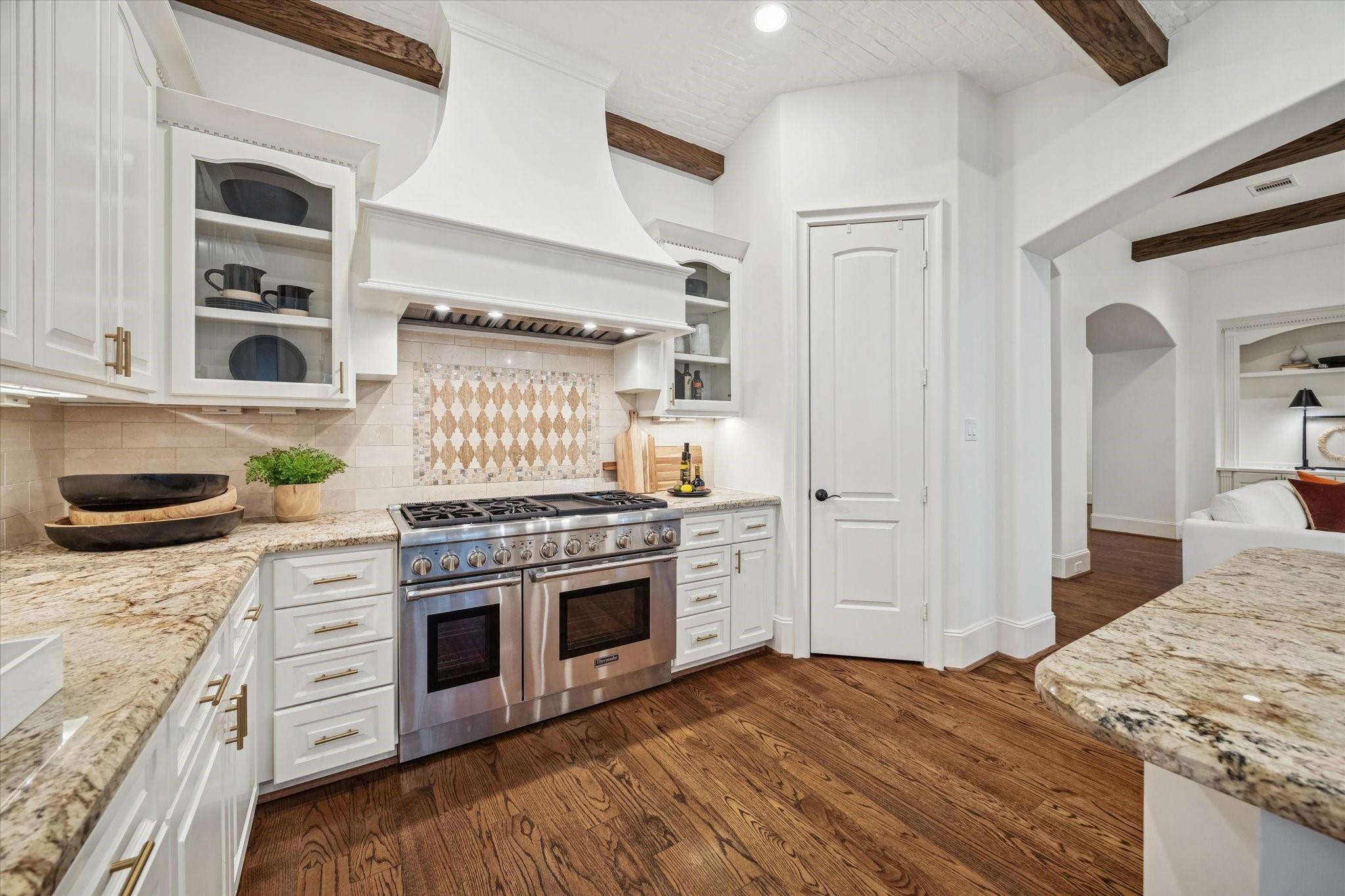 5314 Patrick Henry Street