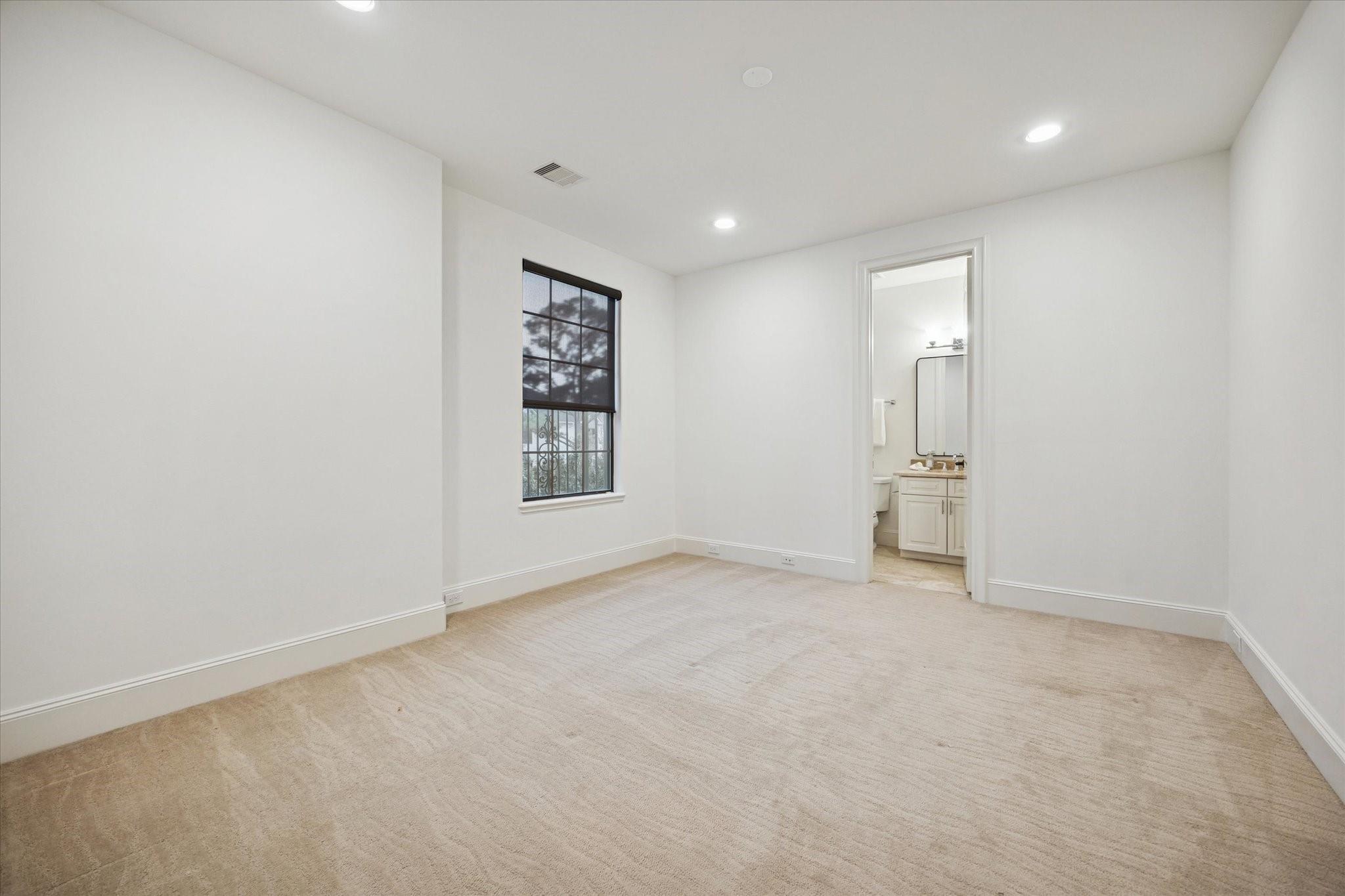 5314 Patrick Henry Street