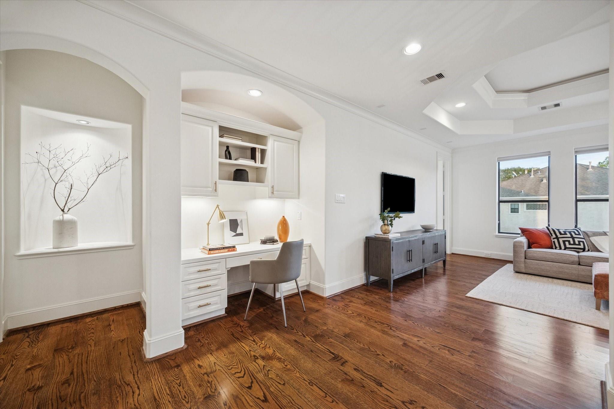 5314 Patrick Henry Street