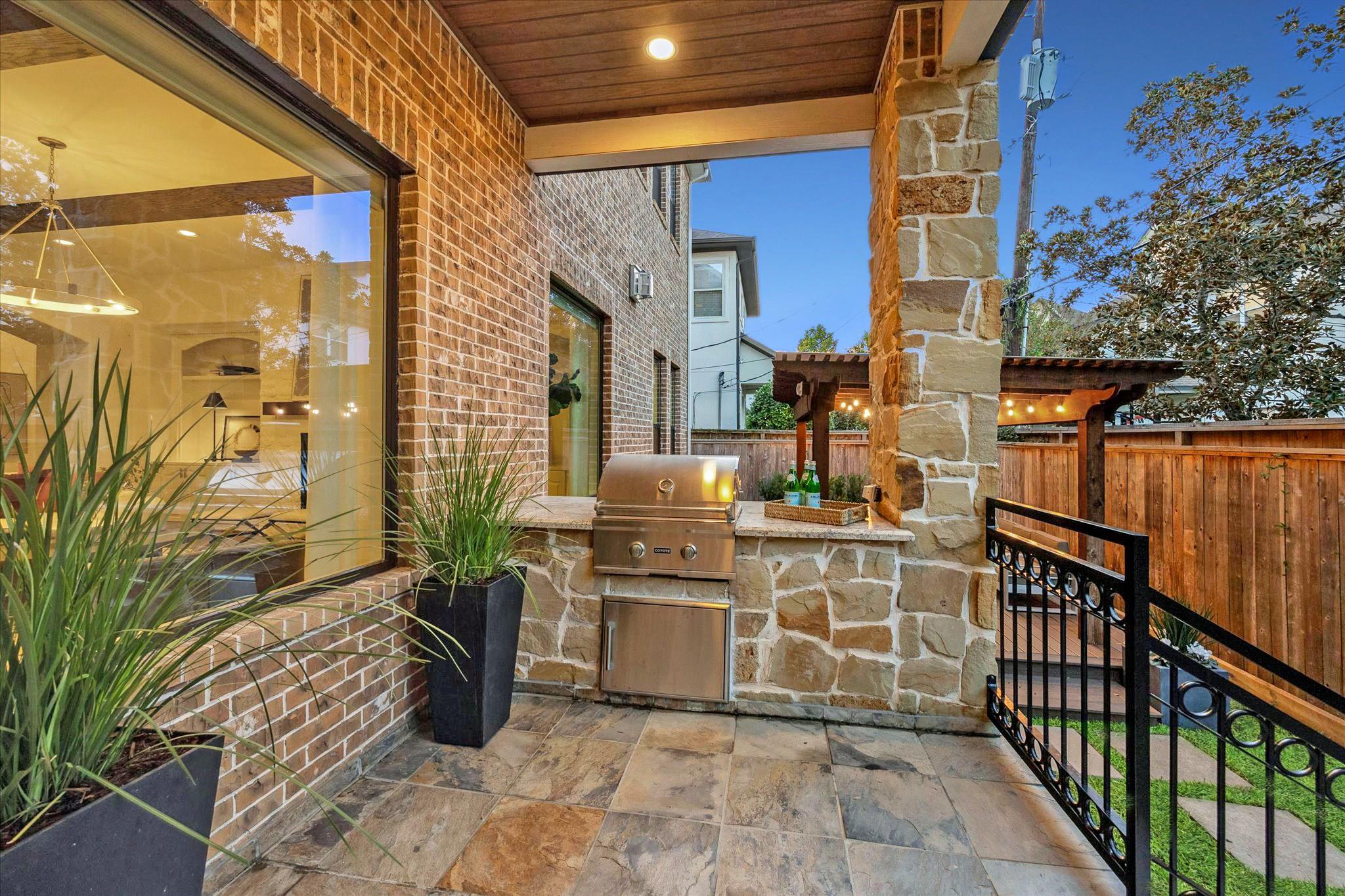 5314 Patrick Henry Street