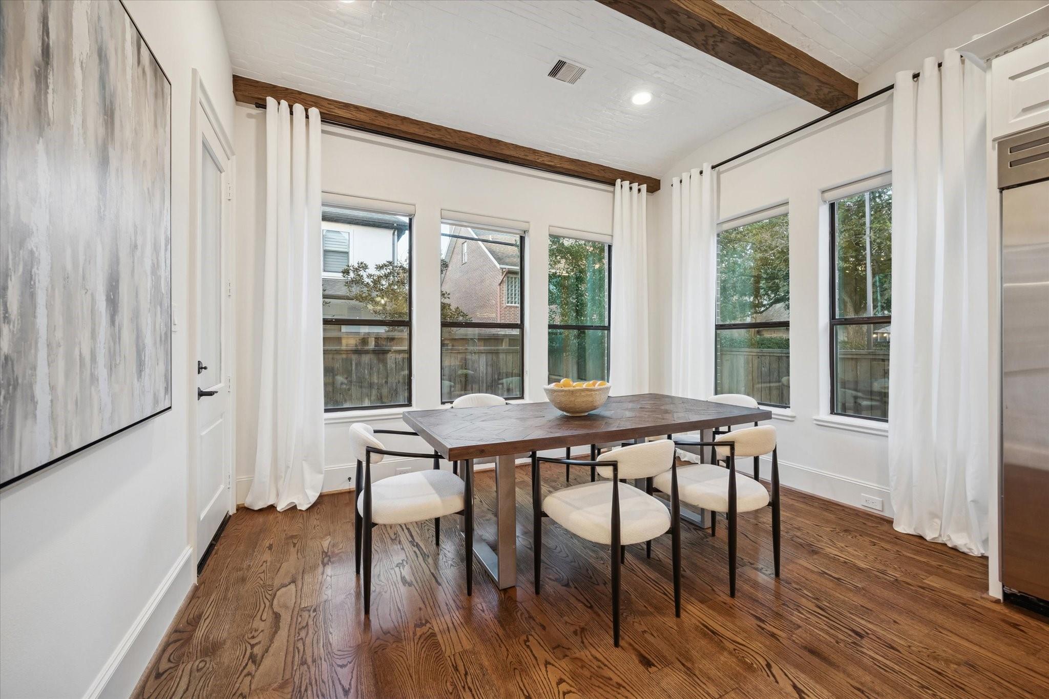 5314 Patrick Henry Street