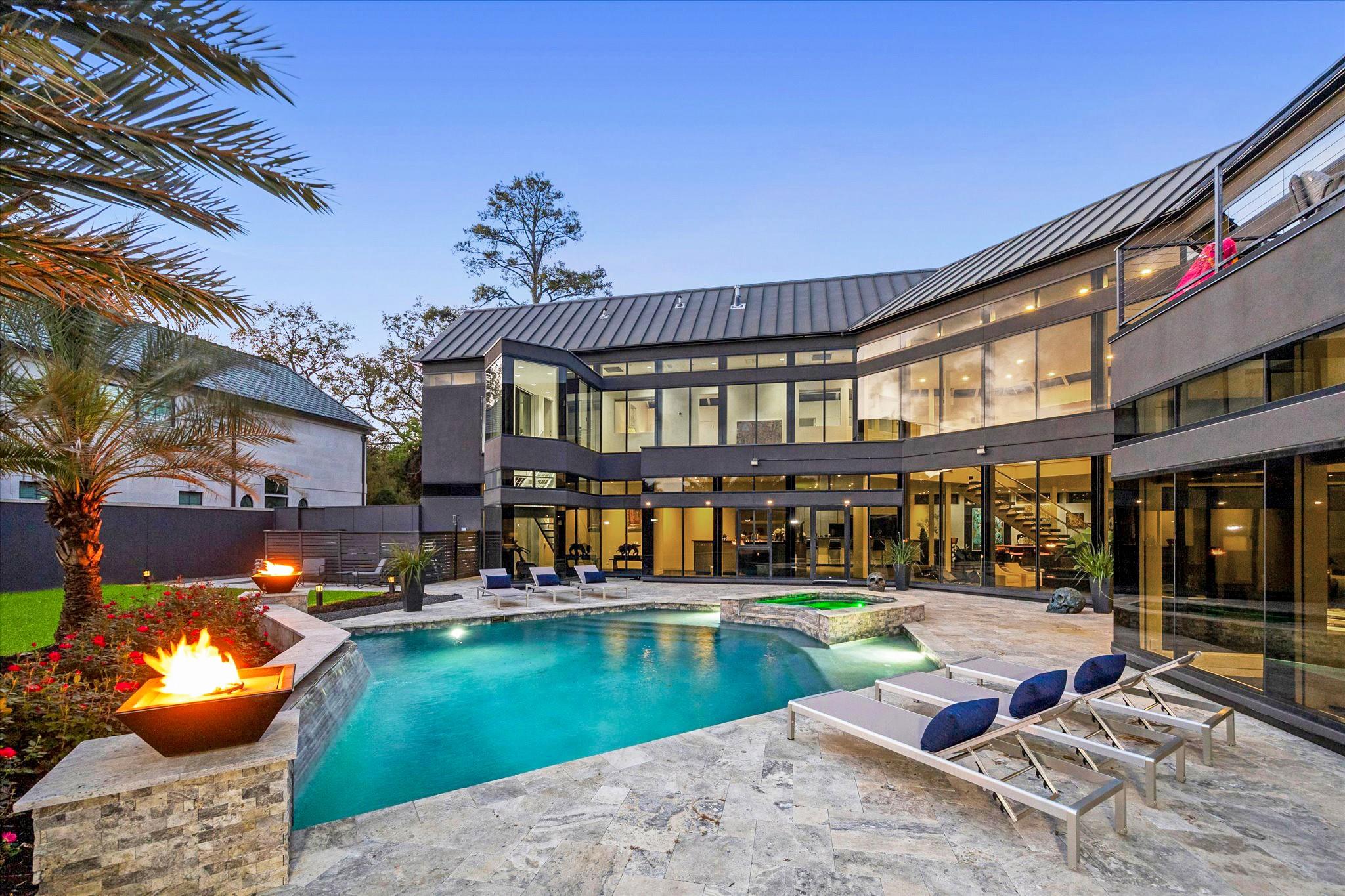 3201 University Boulevard