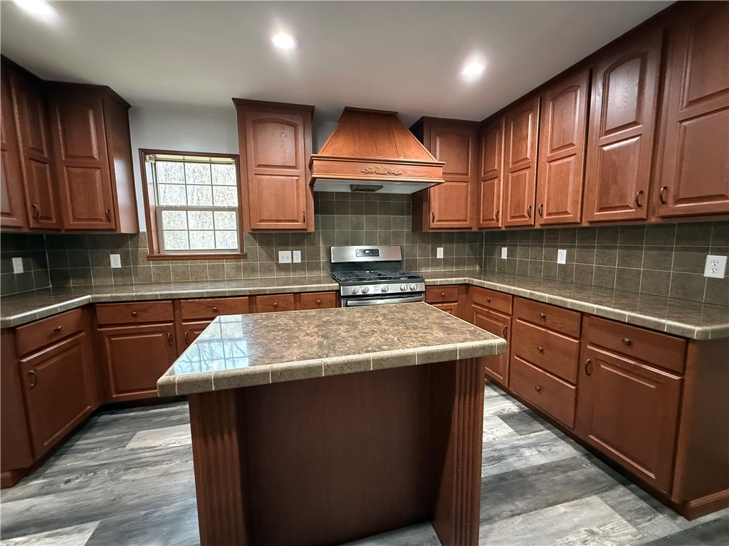 4895 Purdy Creek Road