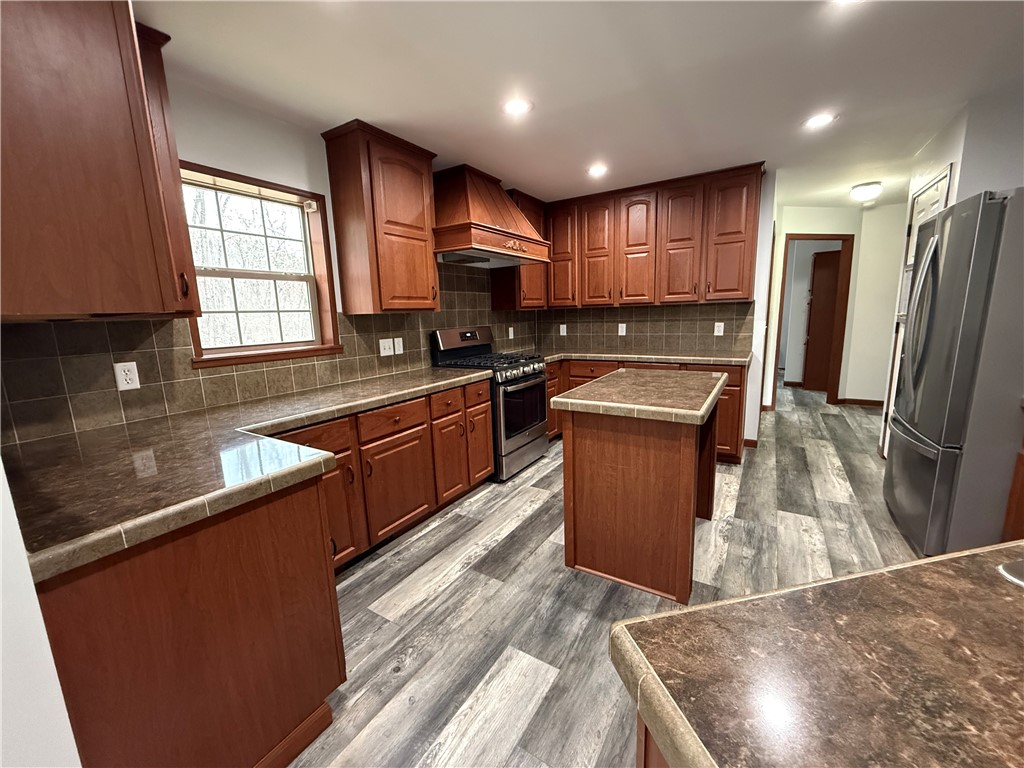 4895 Purdy Creek Road