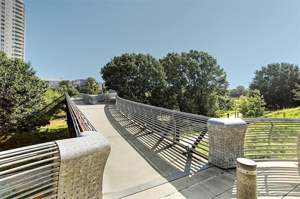 934 E Heights Hollow Lane