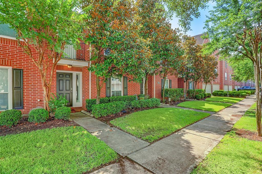 934 E Heights Hollow Lane