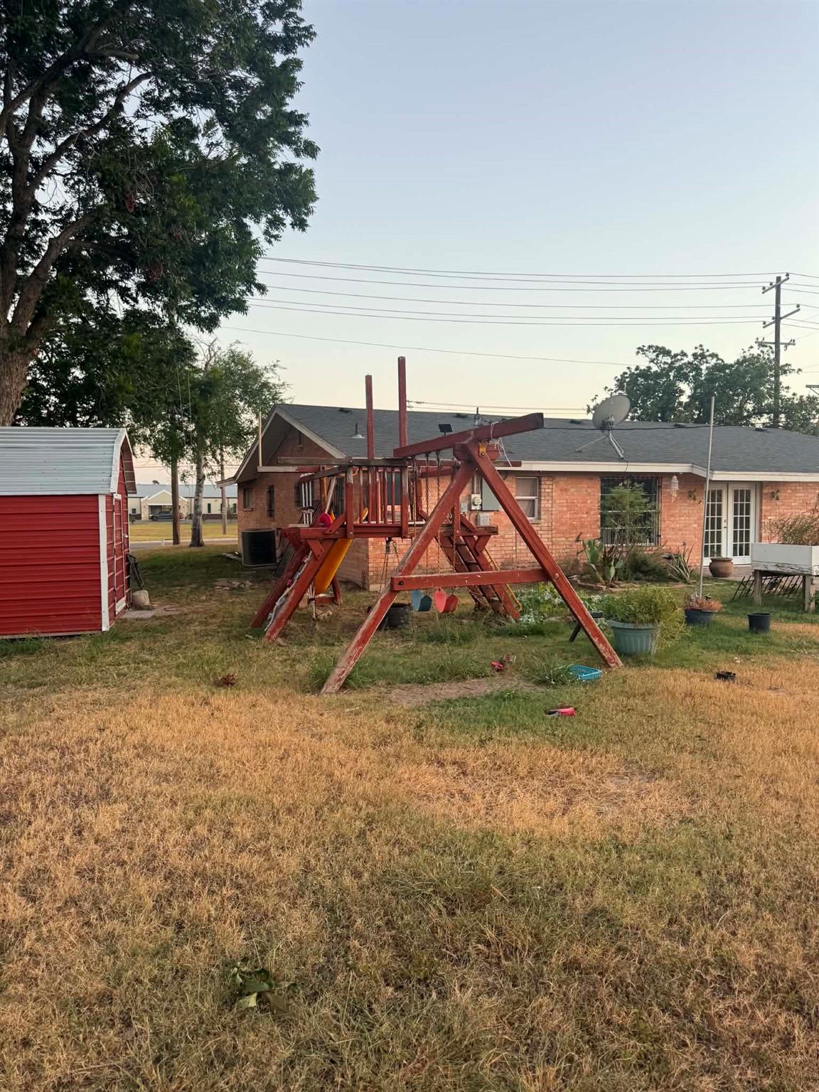 214 W 2 Mile Road