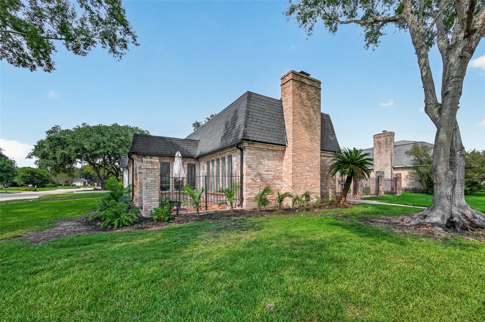 2230 S Fountain Valley Drive
