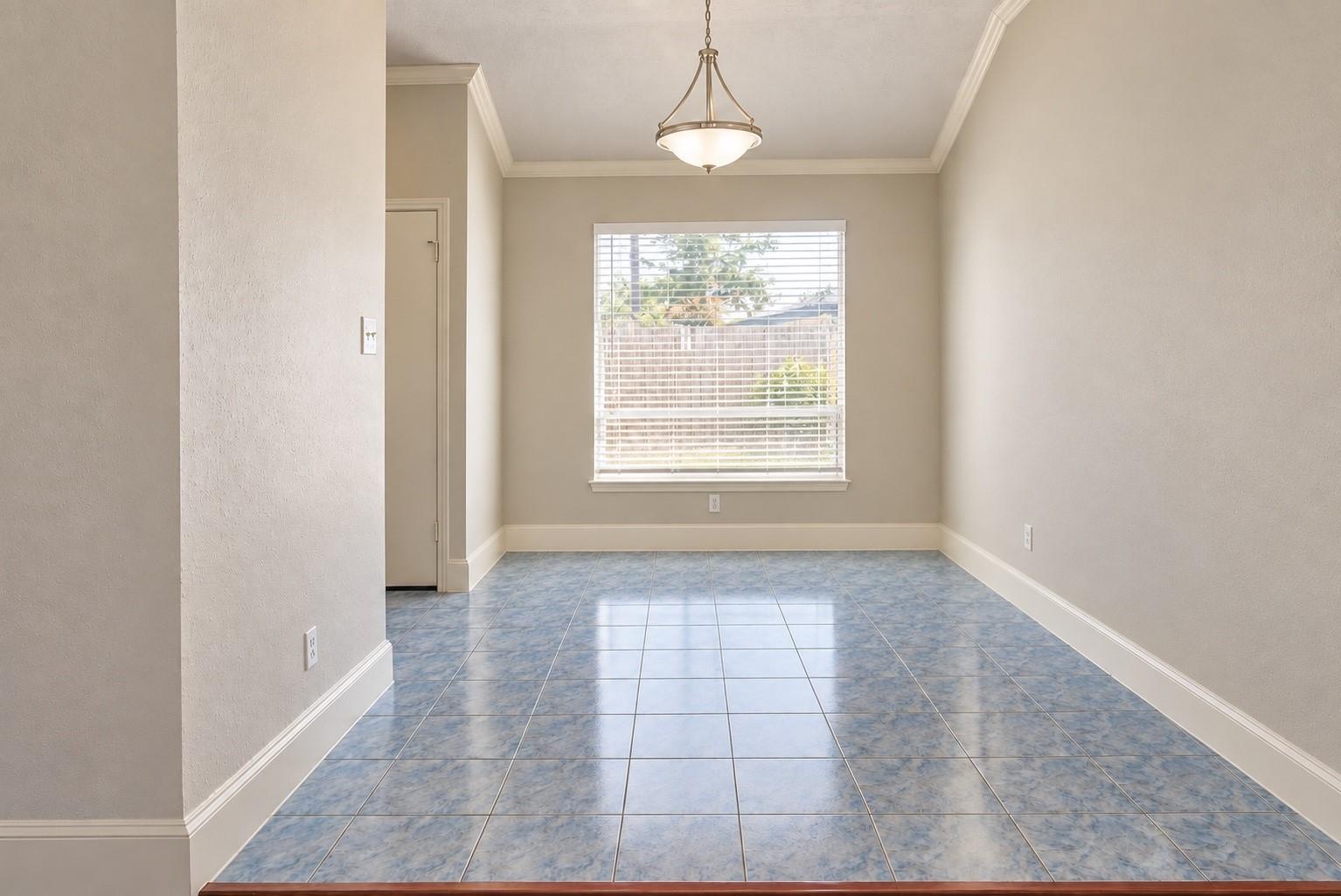 8223 Vista Del Sol Drive