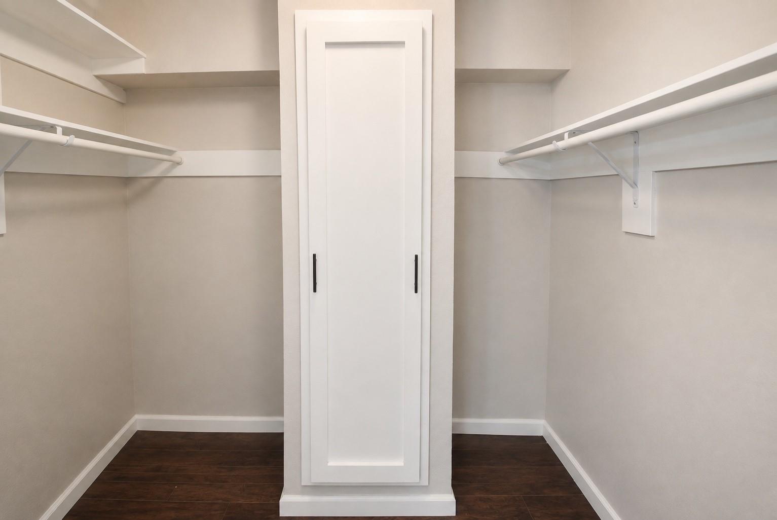 11 Hickory Oak Drive