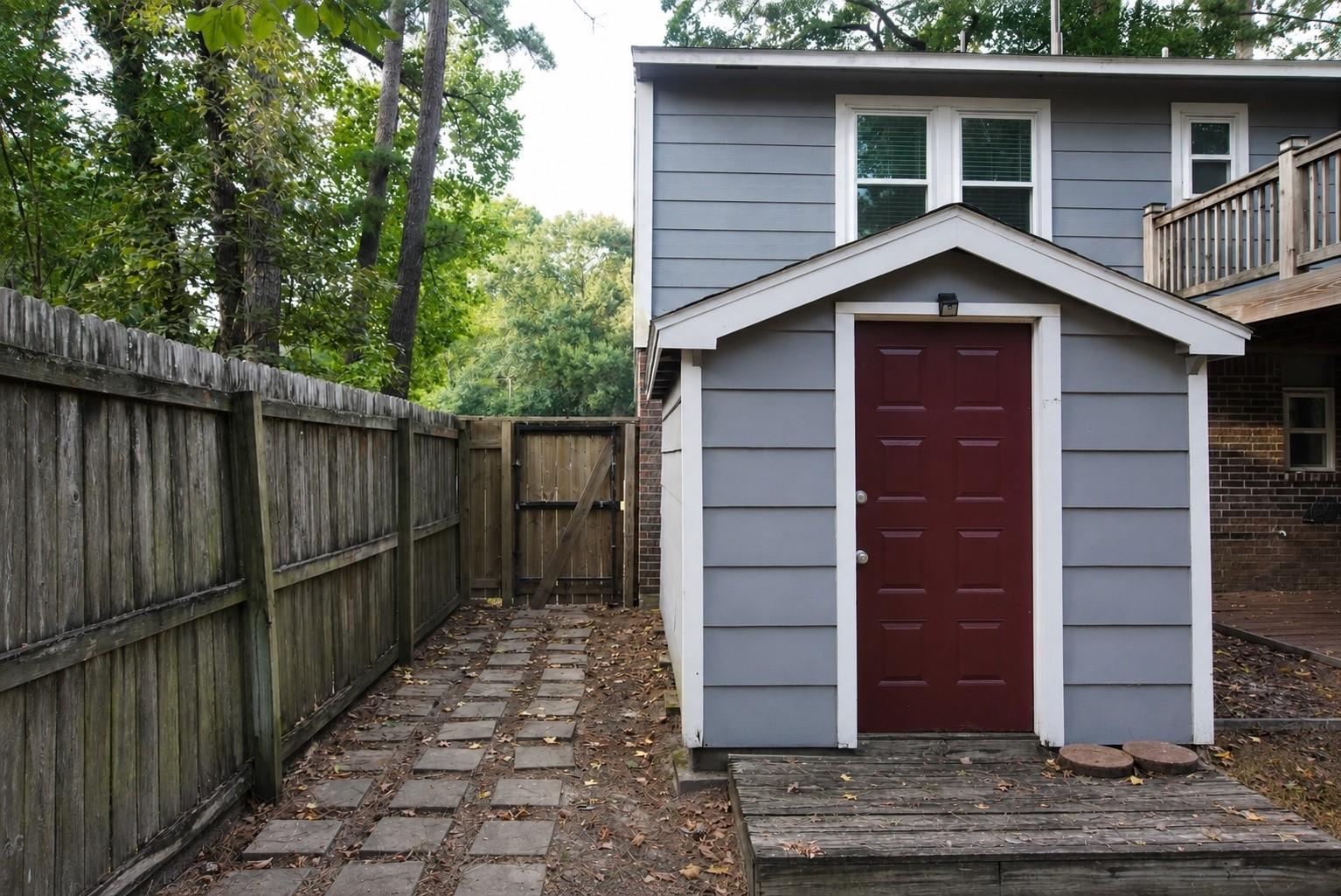 11 Hickory Oak Drive