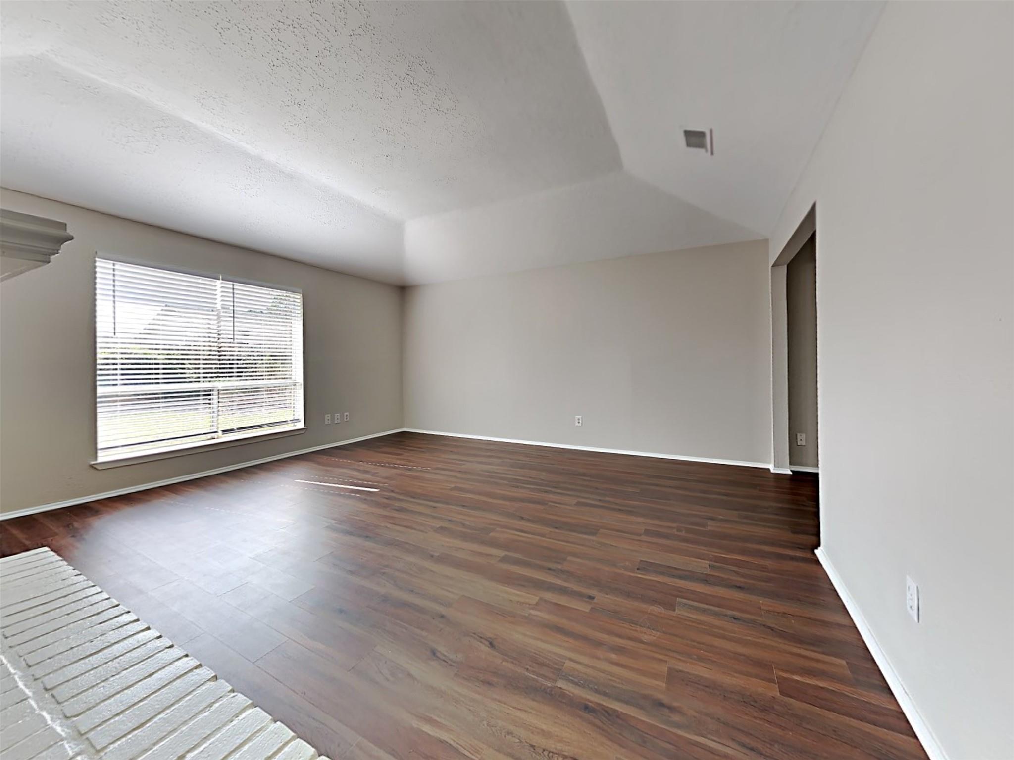 24031 Griffin House Lane