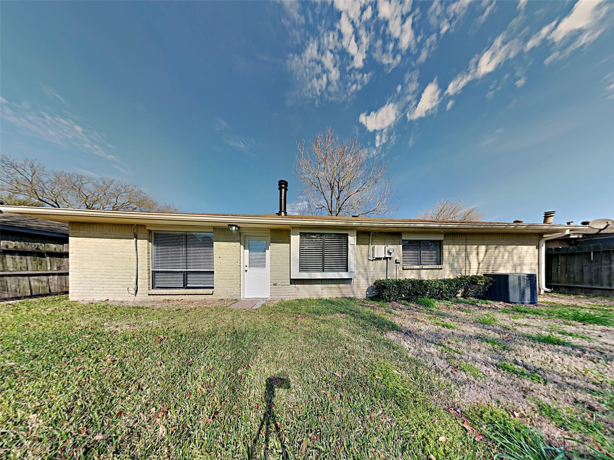 24031 Griffin House Lane