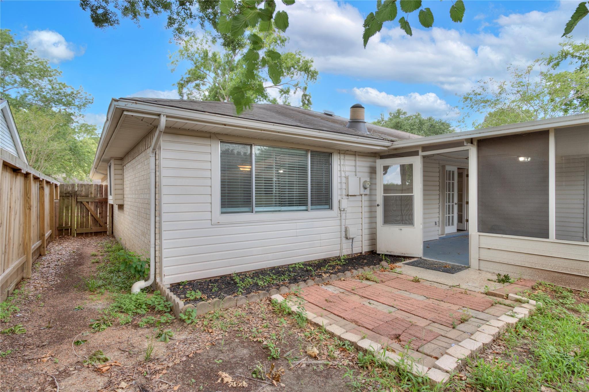2618 Gilliom Drive
