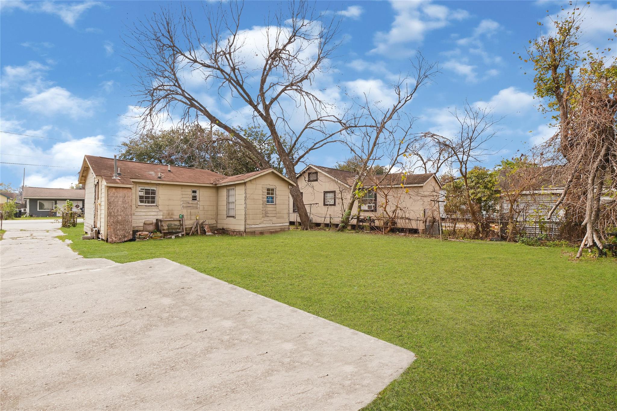 7427 Texarkana Street