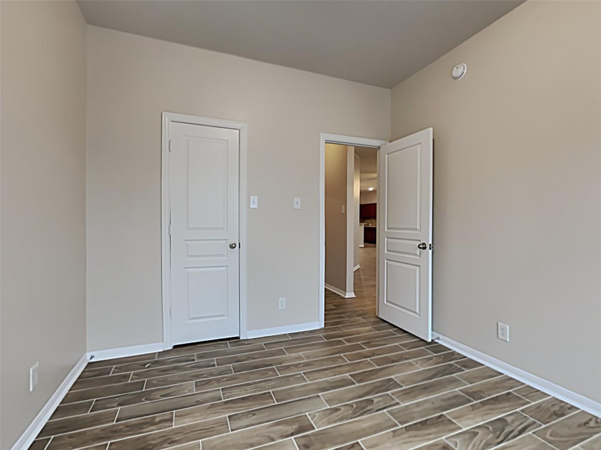 31218 Roos River Road