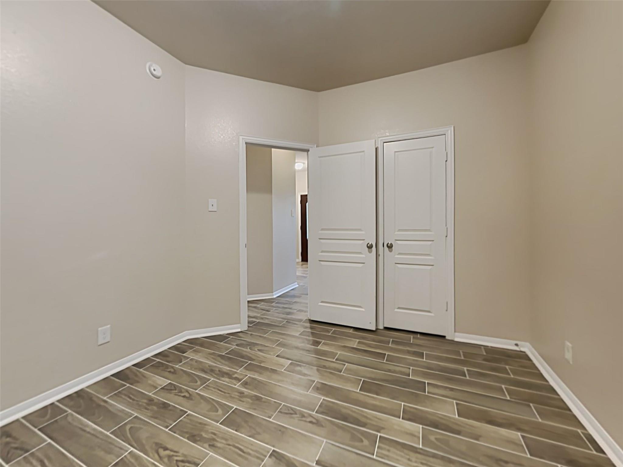 31218 Roos River Road