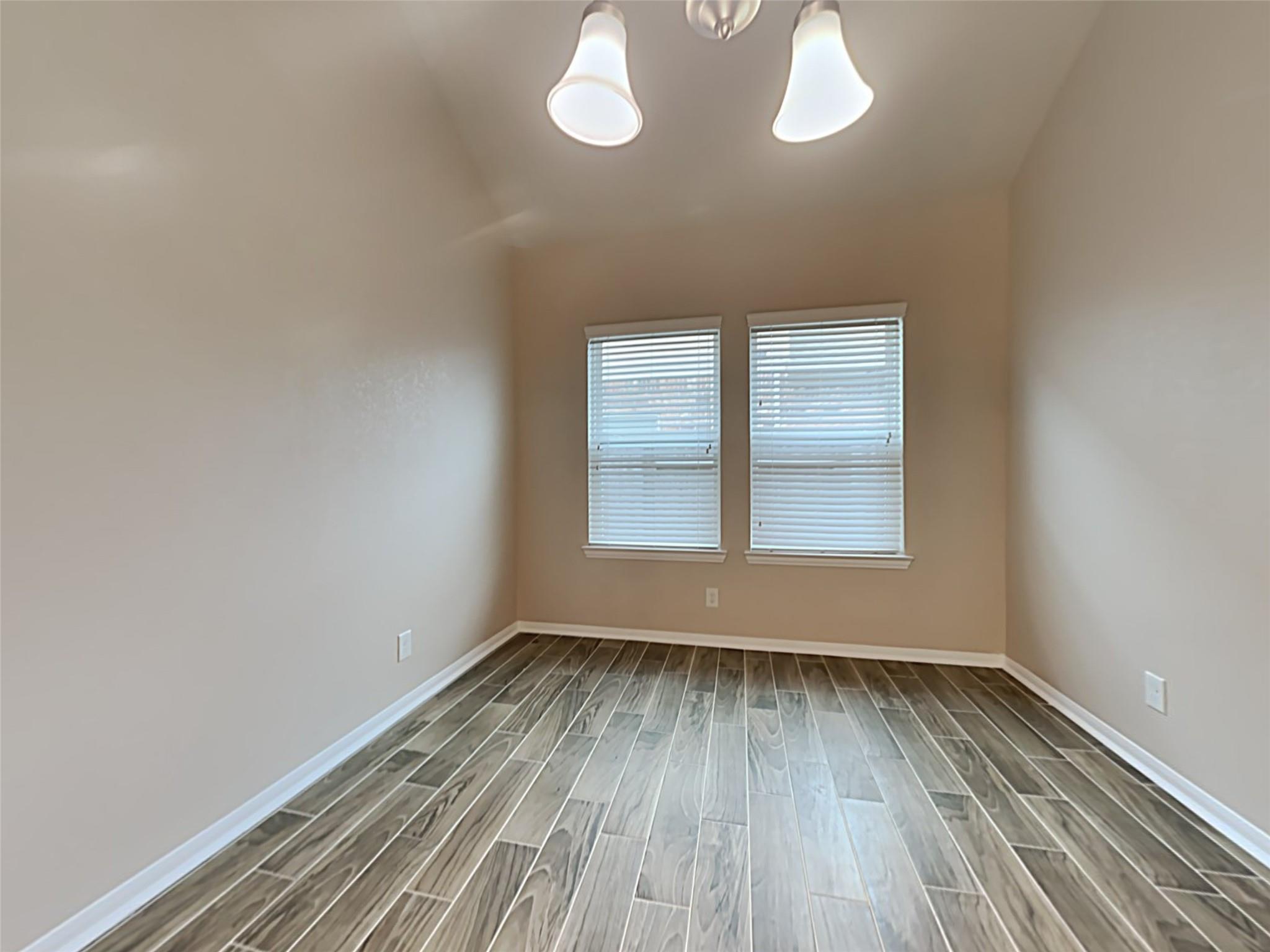 31218 Roos River Road