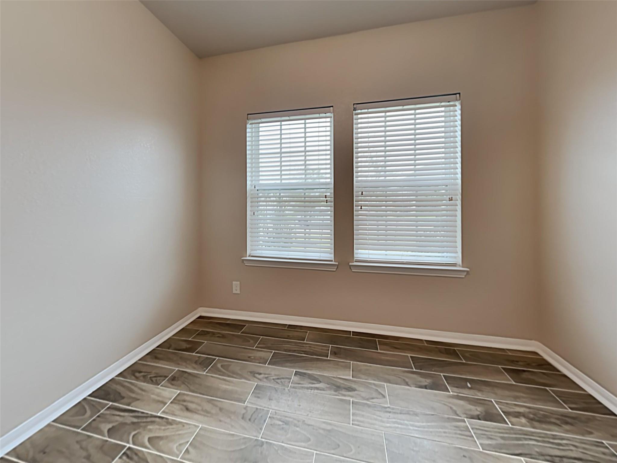 31218 Roos River Road