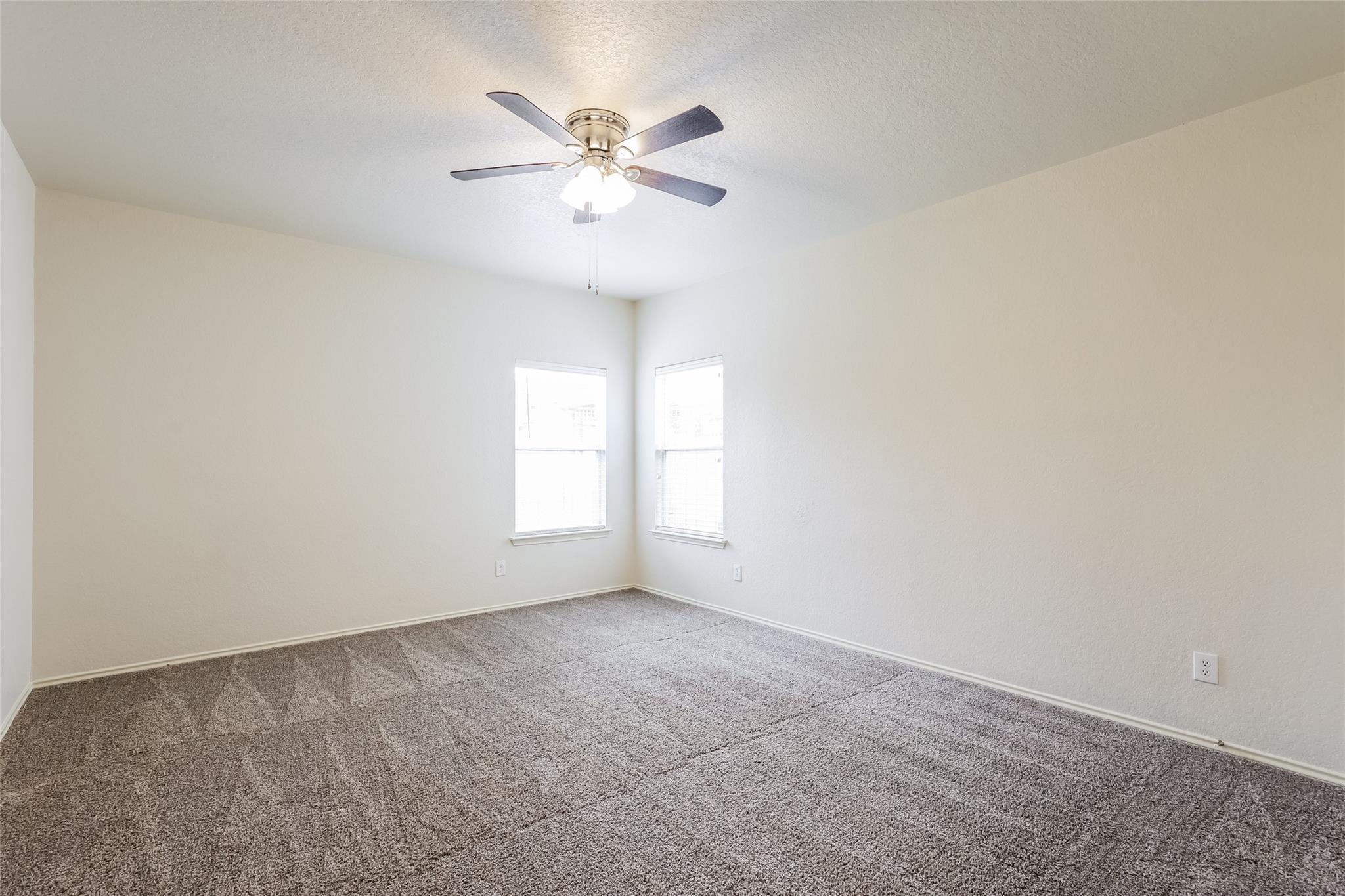 31218 Roos River Road