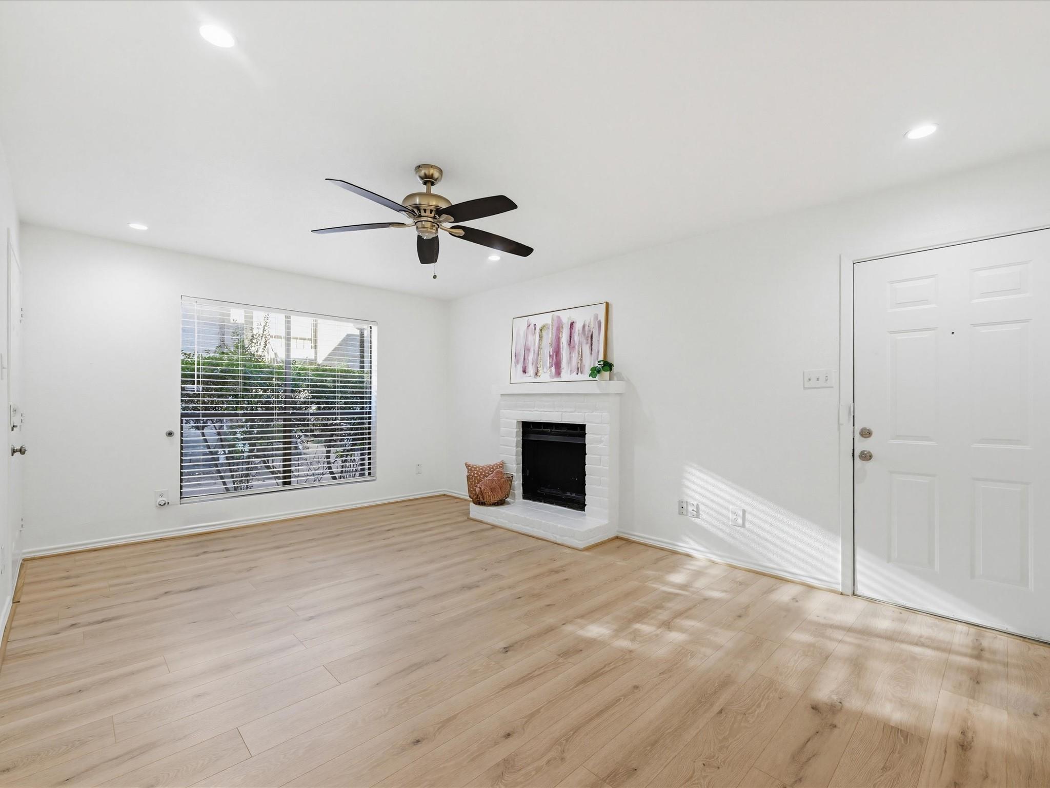 2120 Wilcrest Drive # 122