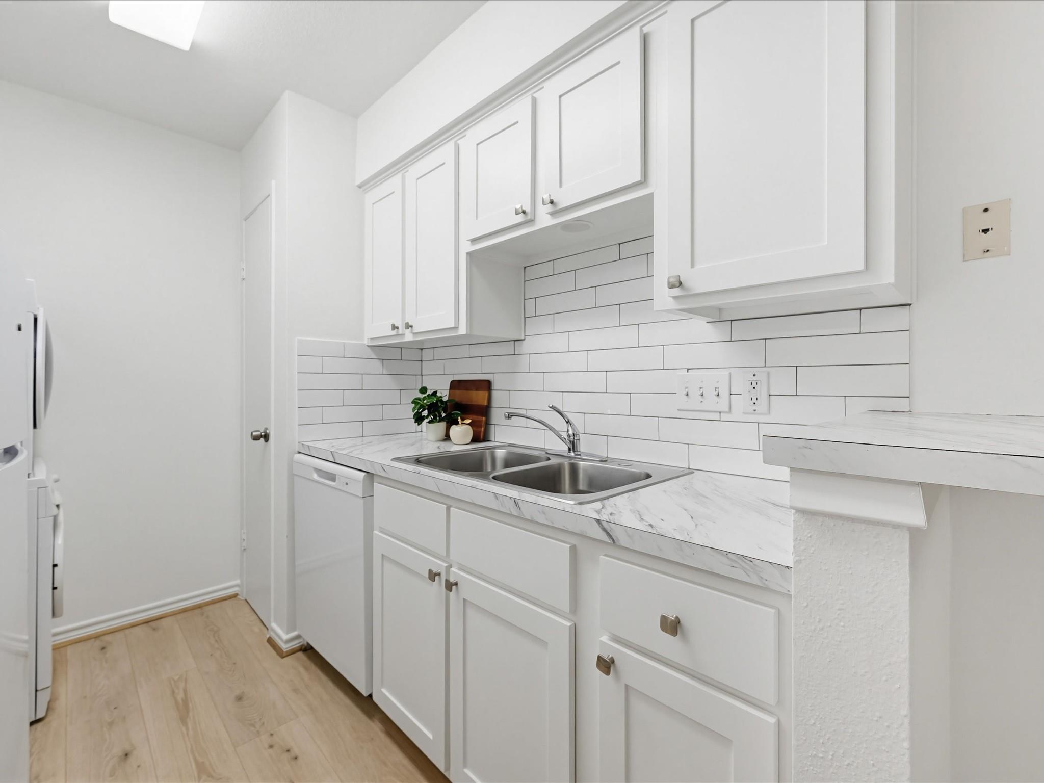 2120 Wilcrest Drive # 122