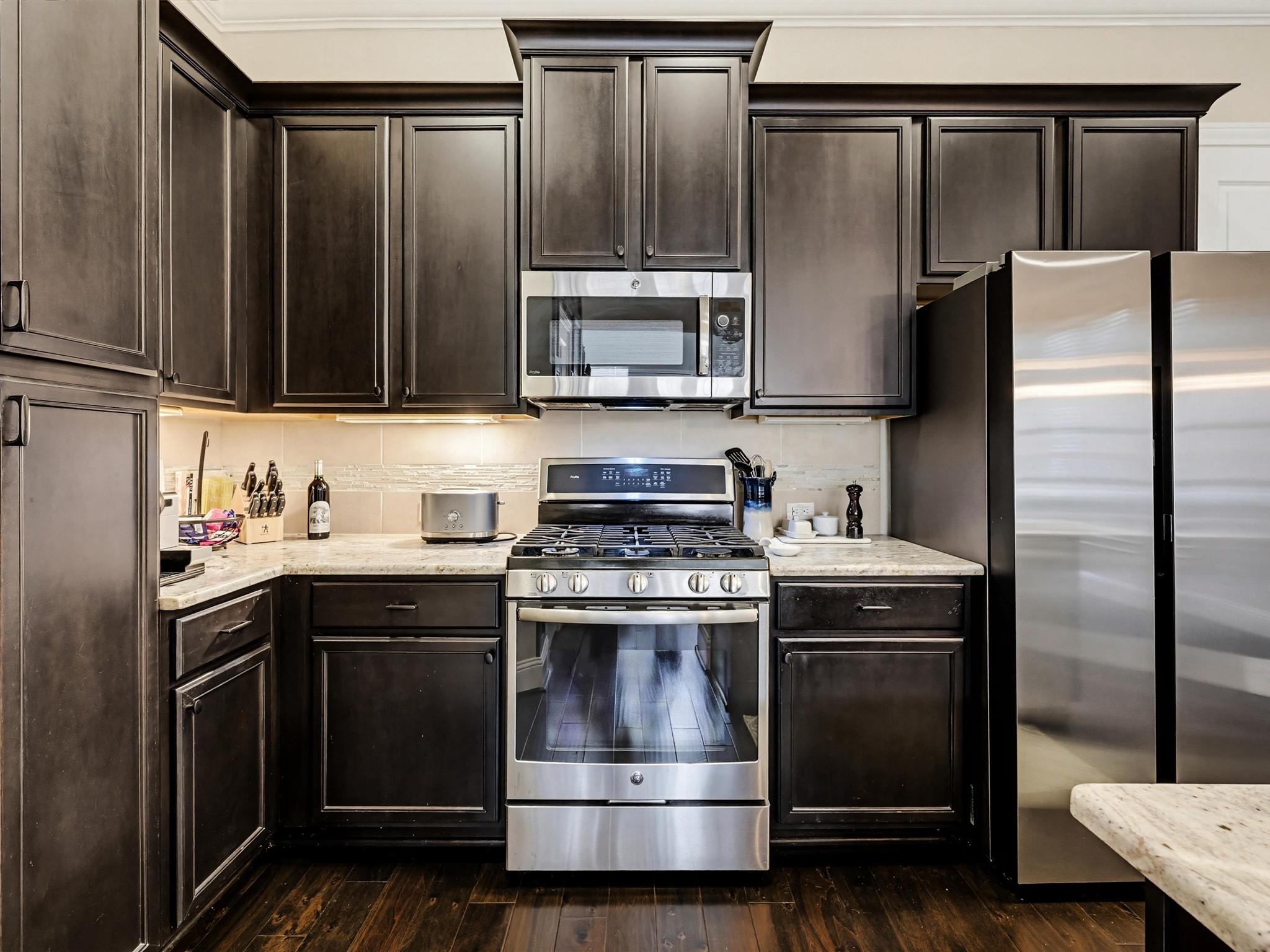 8418 Oak Leaf Point Drive