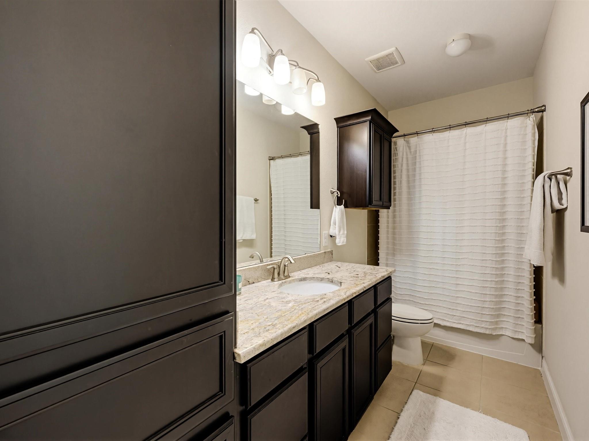 8418 Oak Leaf Point Drive