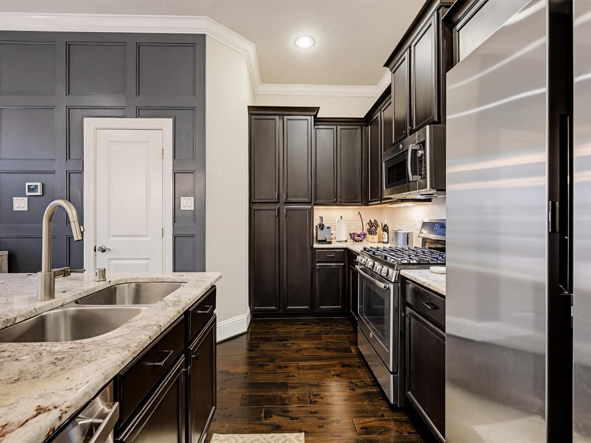 8418 Oak Leaf Point Drive