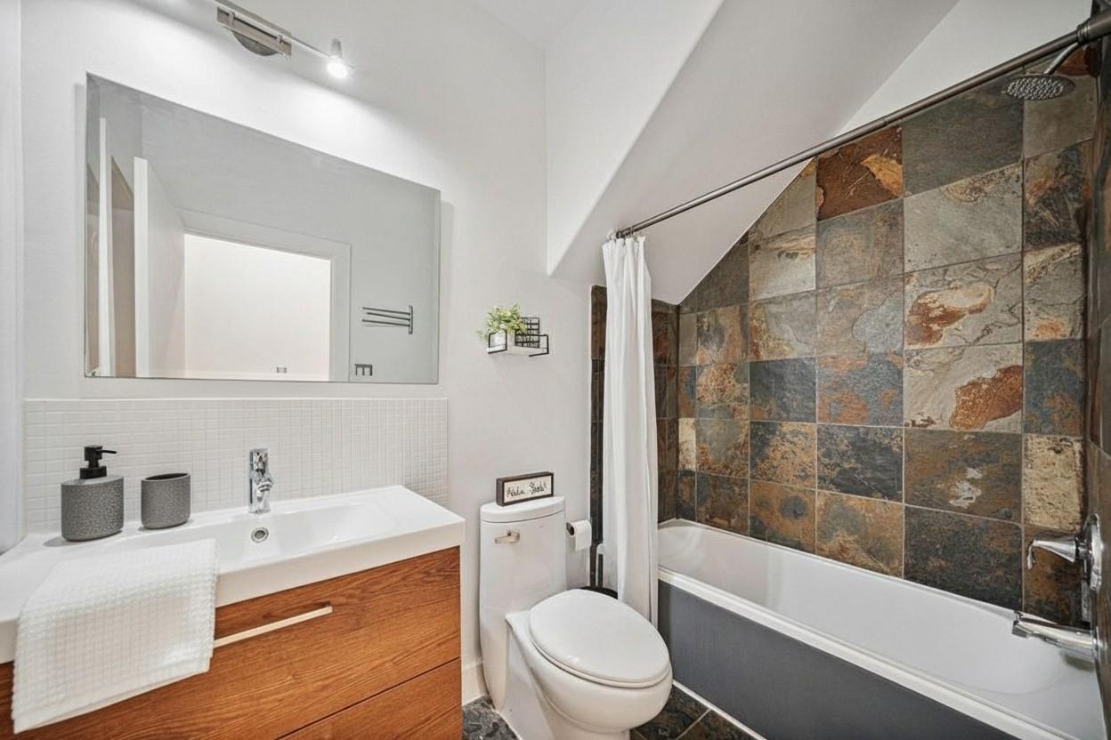 2010 Blodgett Street # G