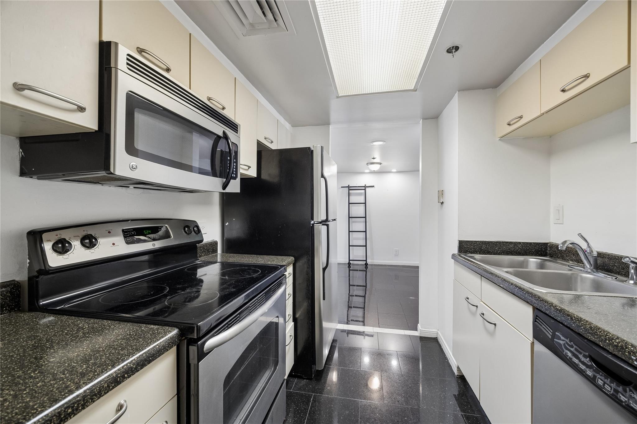 3525 Sage Road # 713