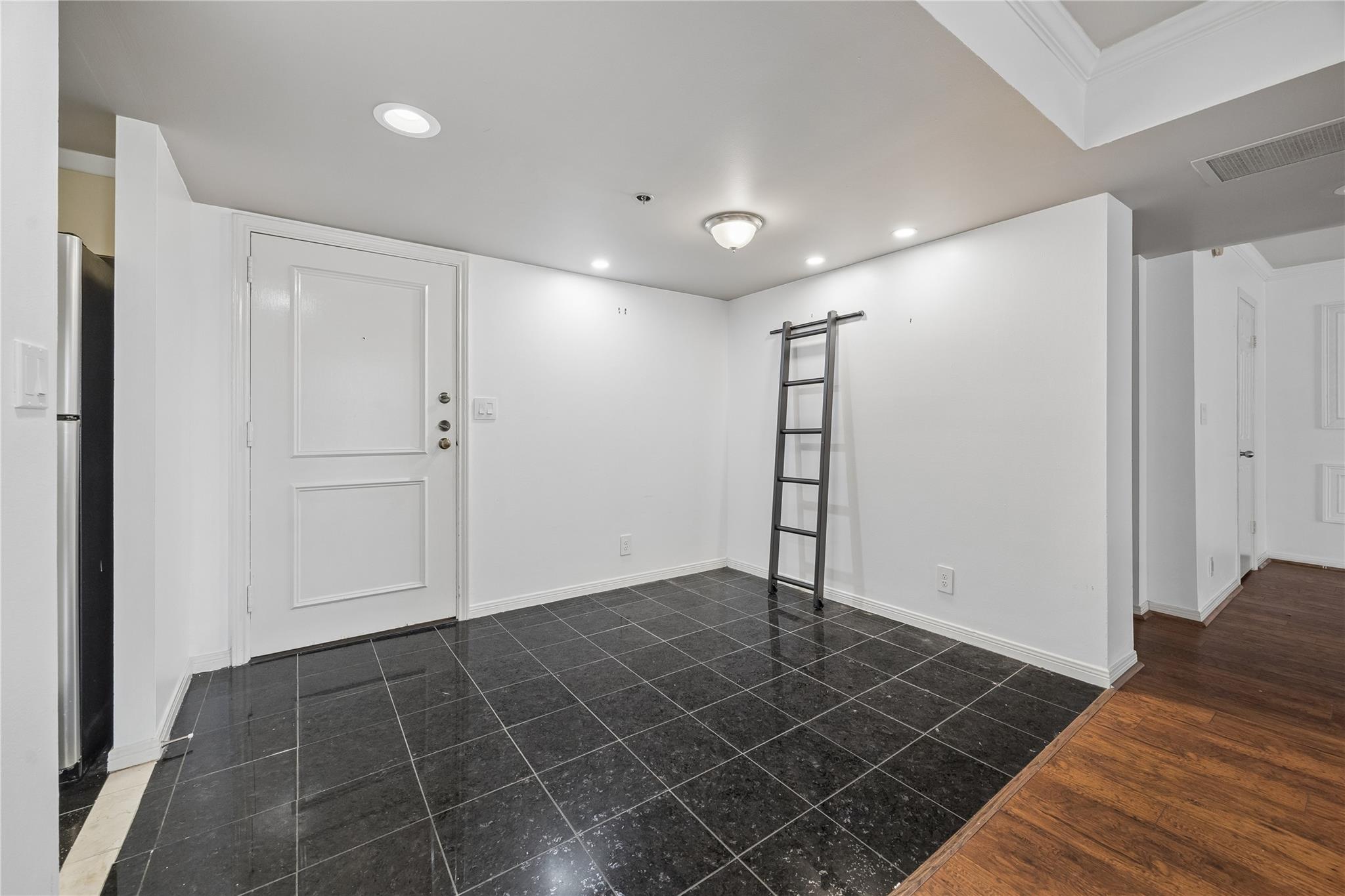 3525 Sage Road # 713
