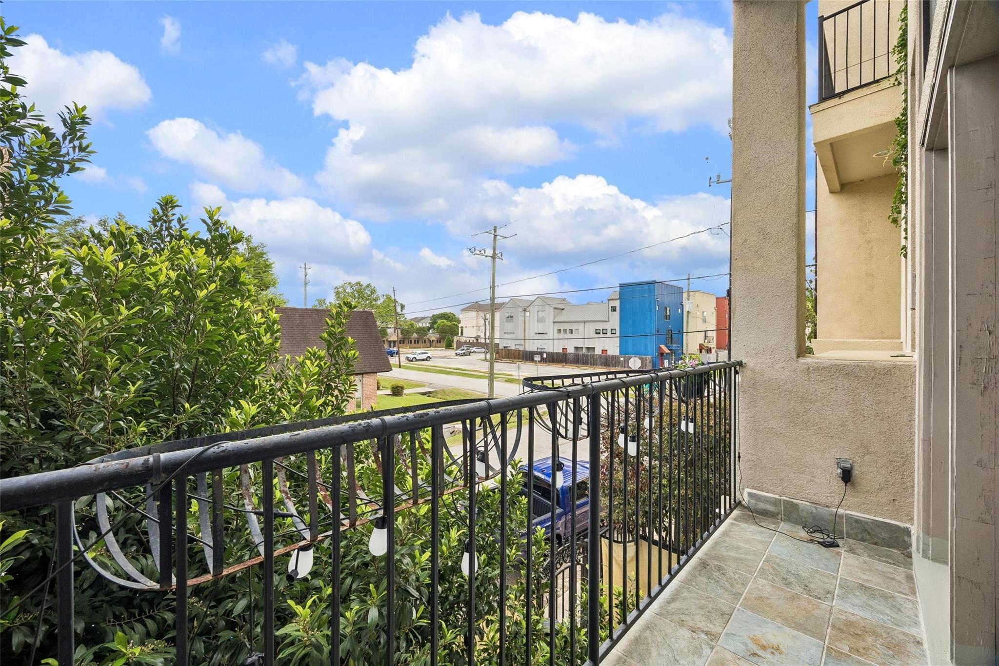 5022 Lillian Street