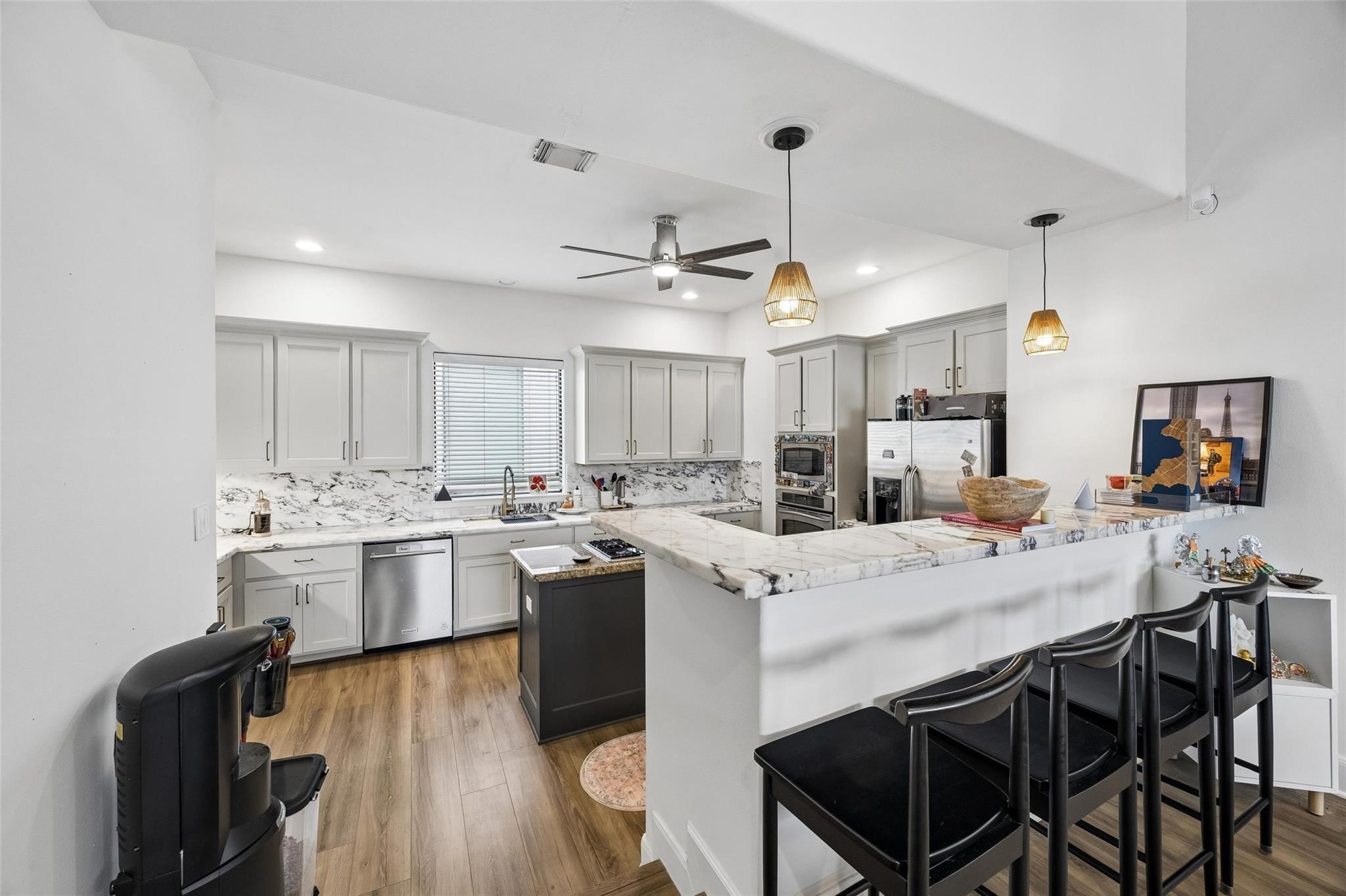 5022 Lillian Street