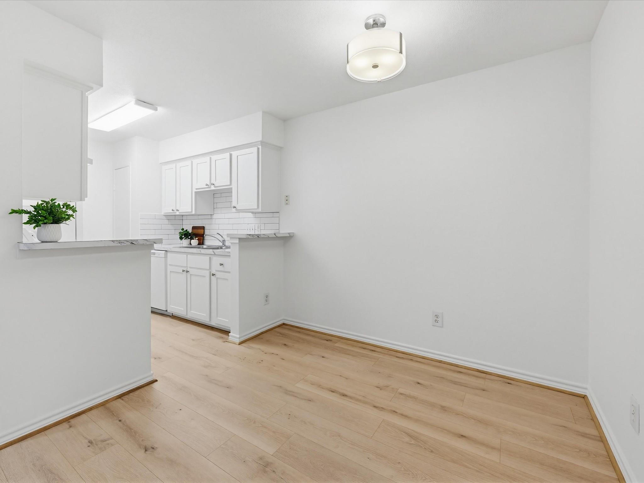 2120 Wilcrest Drive # 122