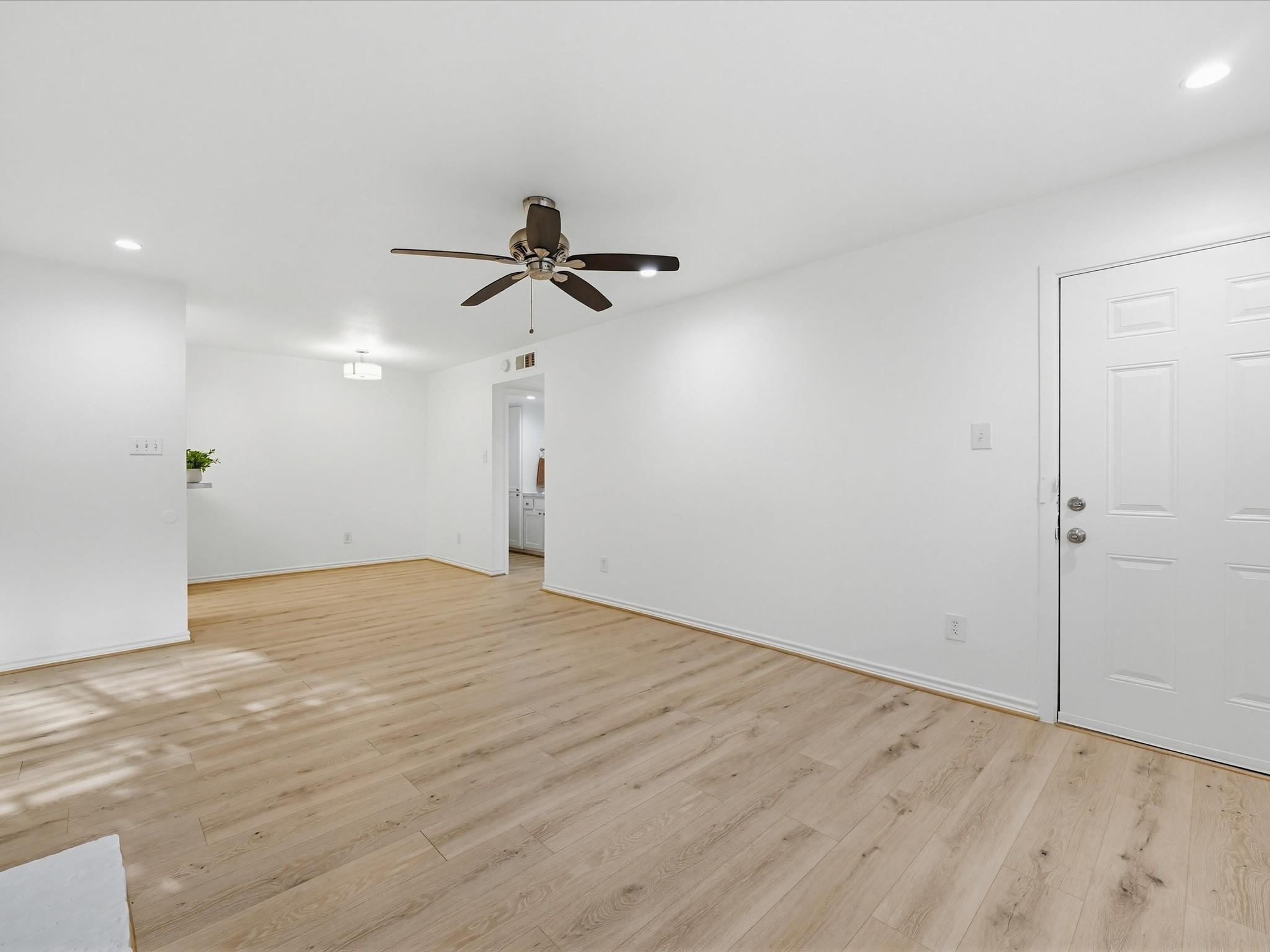 2120 Wilcrest Drive # 122