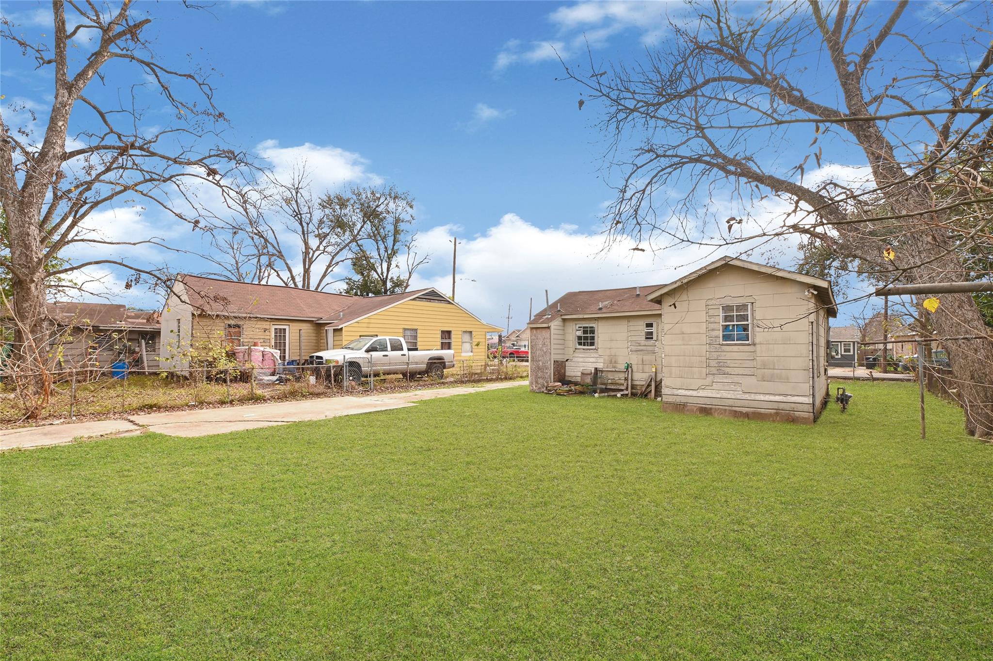 7427 Texarkana Street