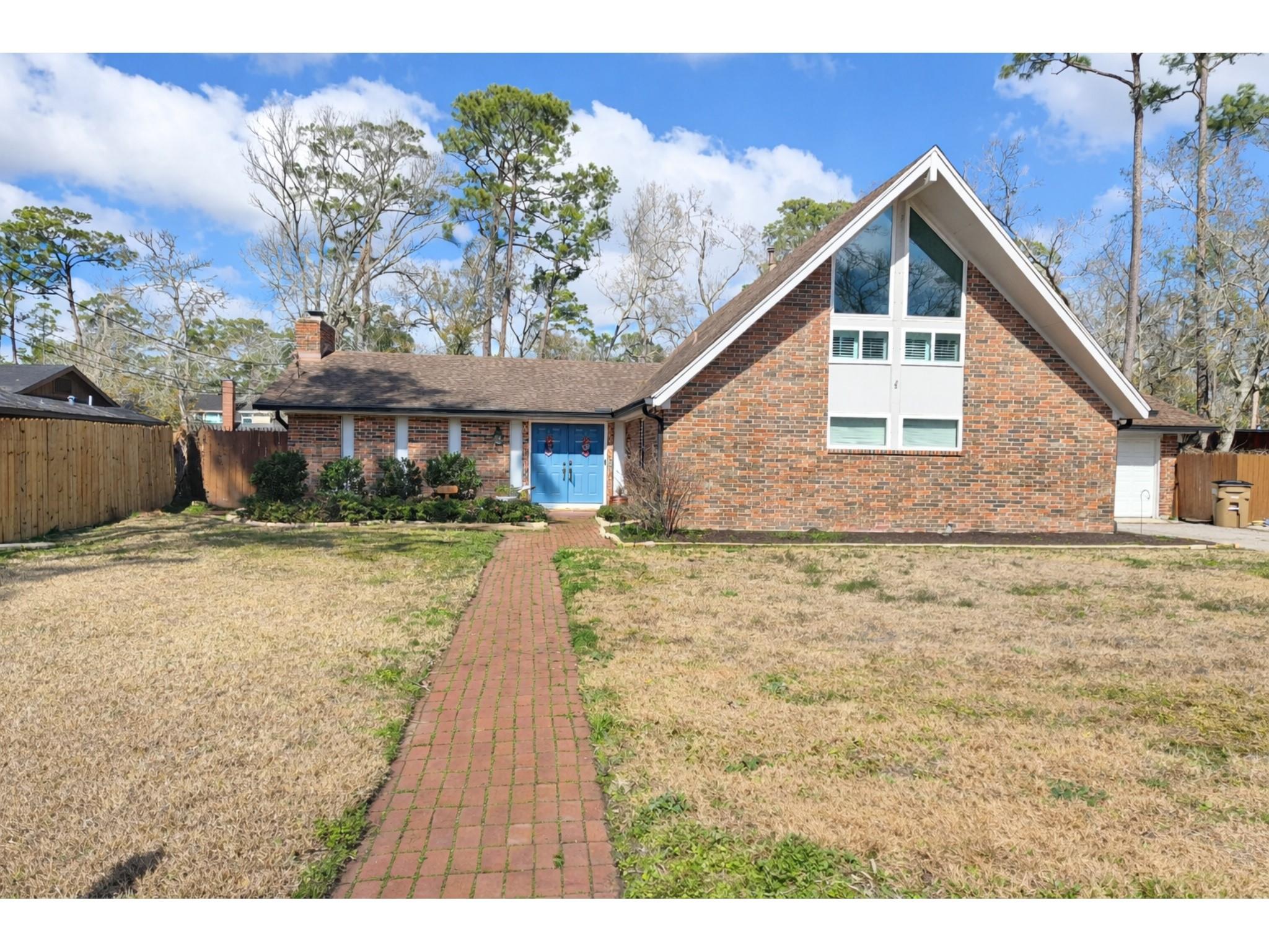 1325 Plantation Drive