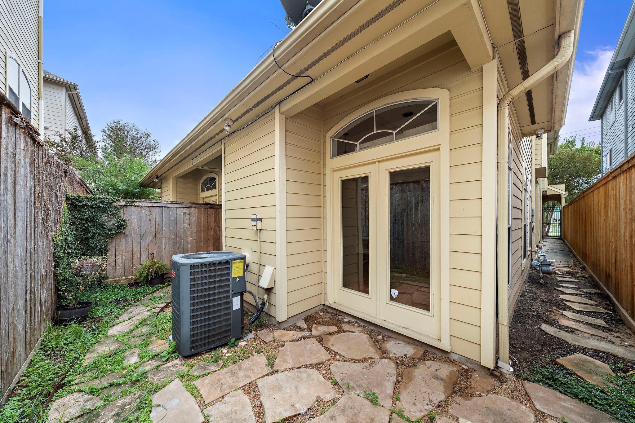 620 Detering Street