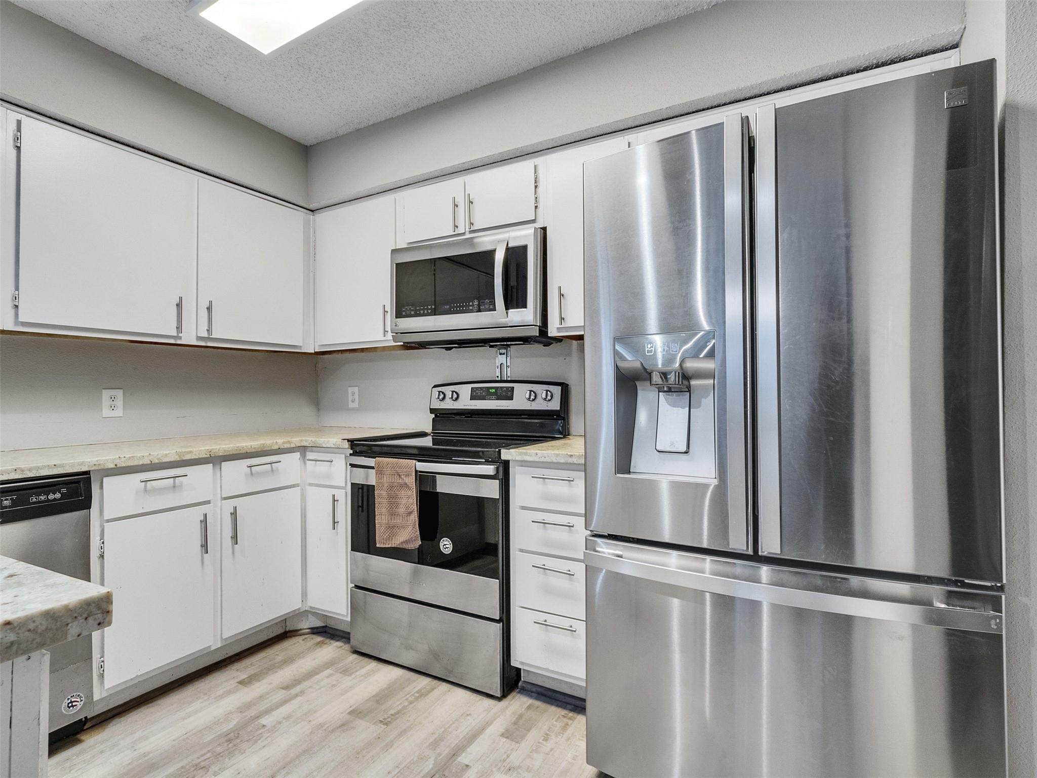 6191 Ludington Drive # 903