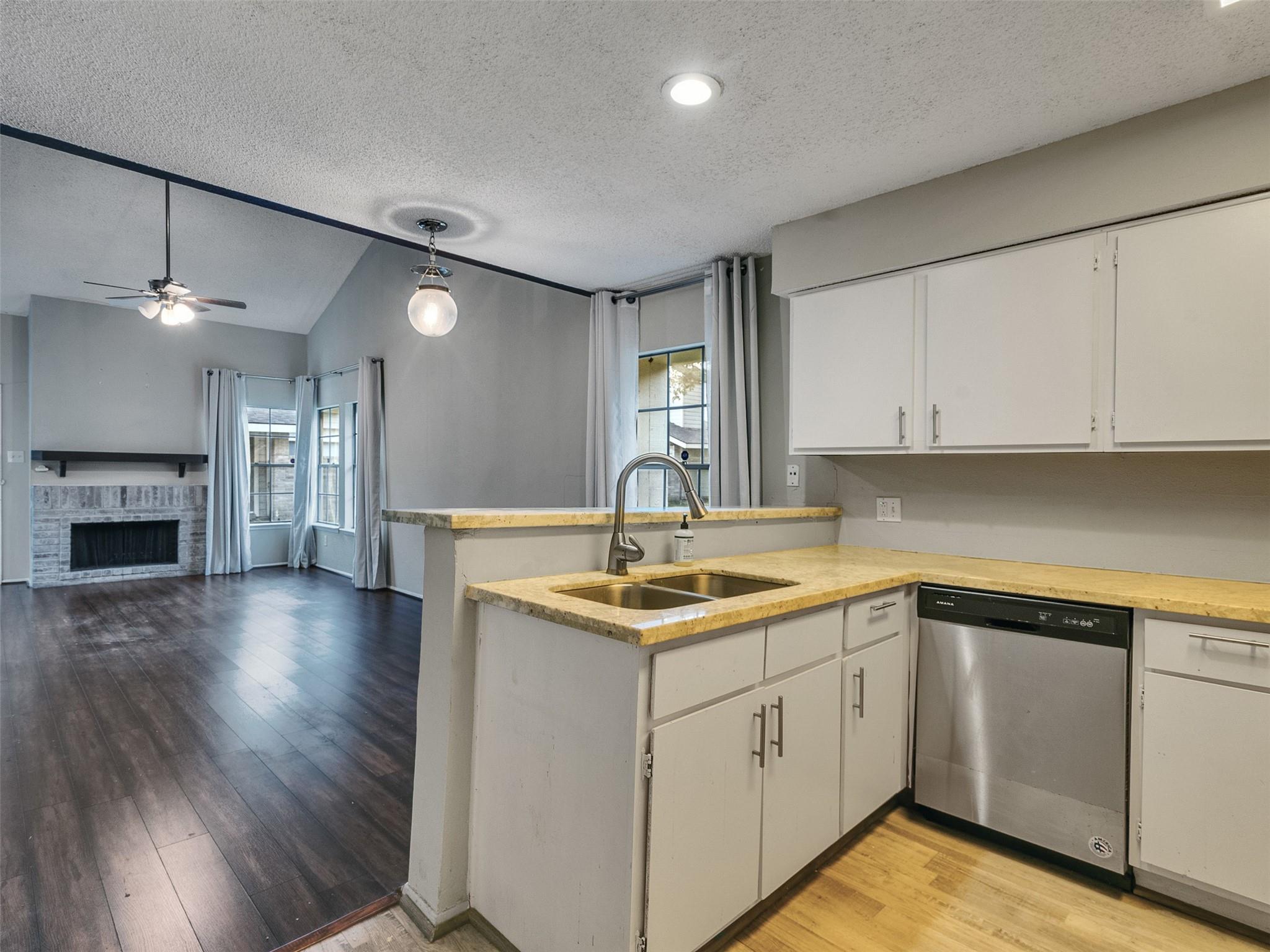 6191 Ludington Drive # 903