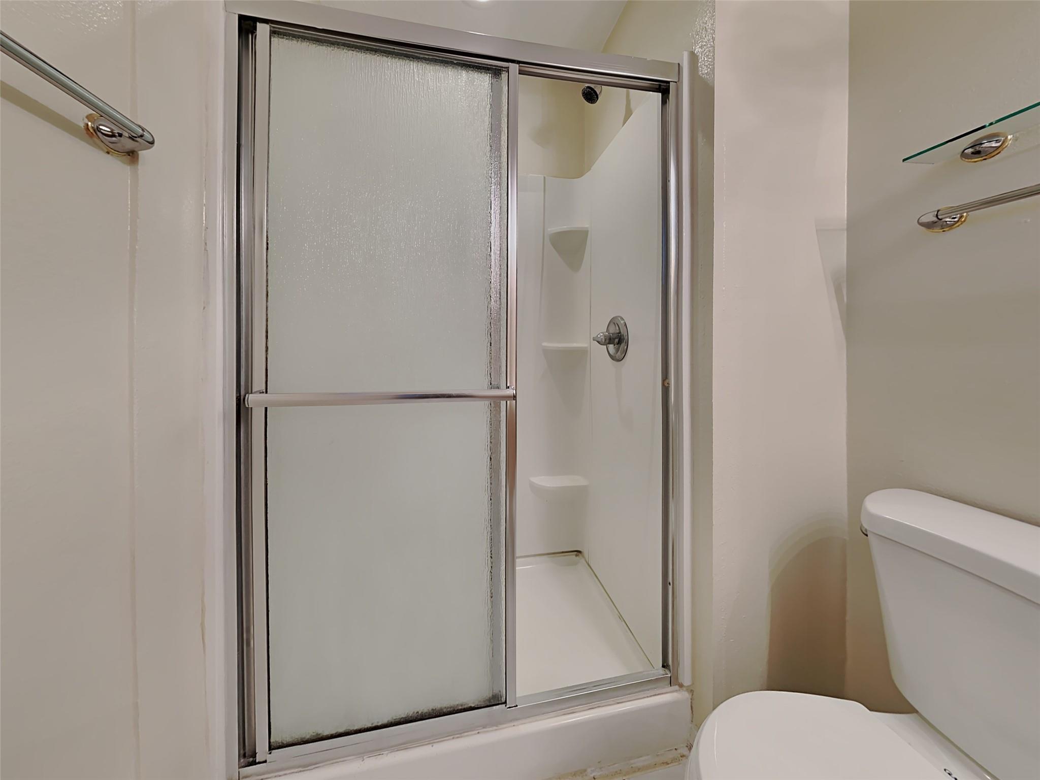 16418 Forest Bend Avenue