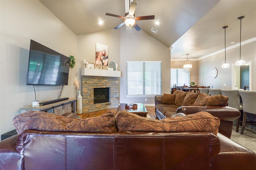 4632 Spectacular Bid Avenue