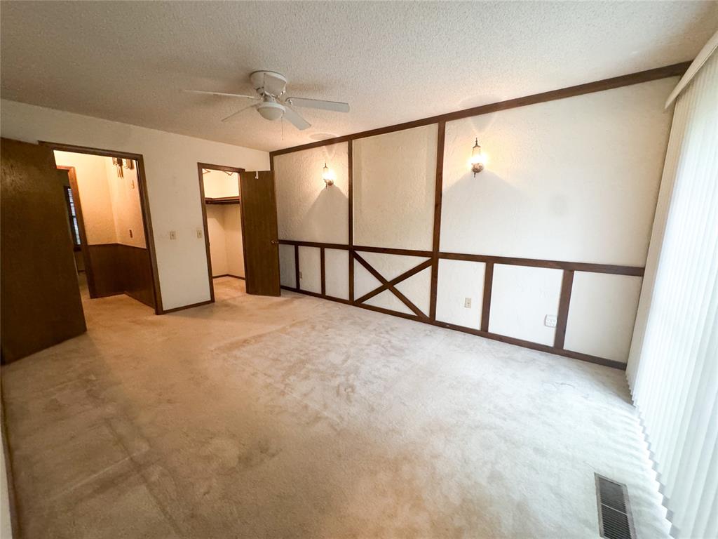 827 Crestview Drive