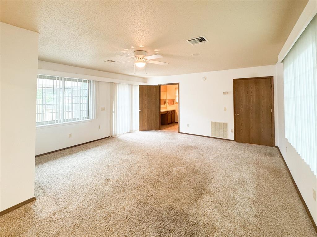 827 Crestview Drive