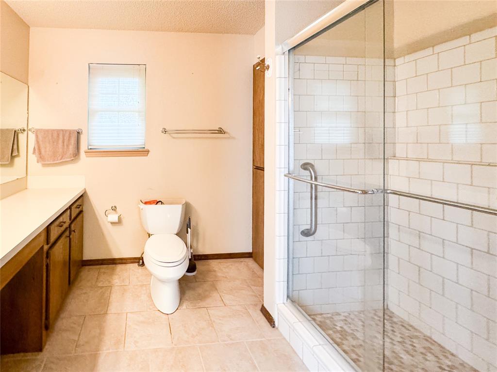 827 Crestview Drive