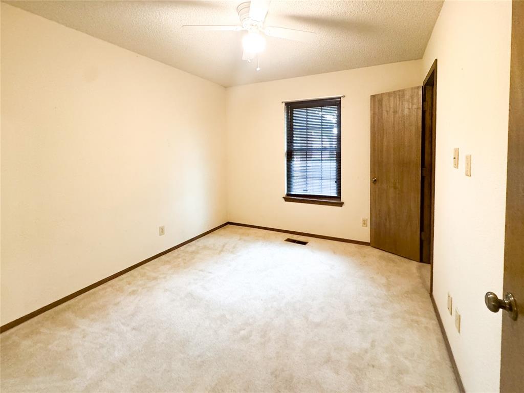 827 Crestview Drive