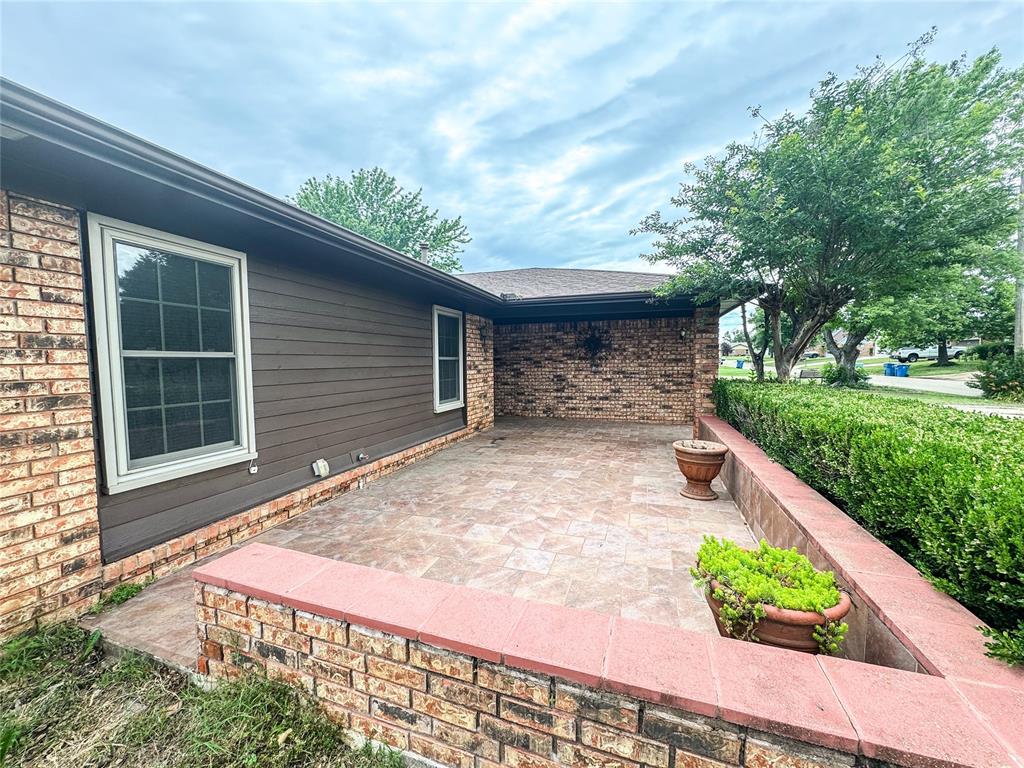 827 Crestview Drive