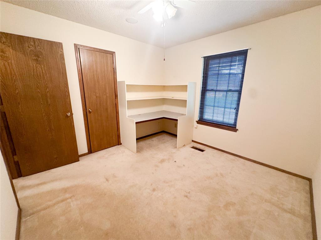827 Crestview Drive