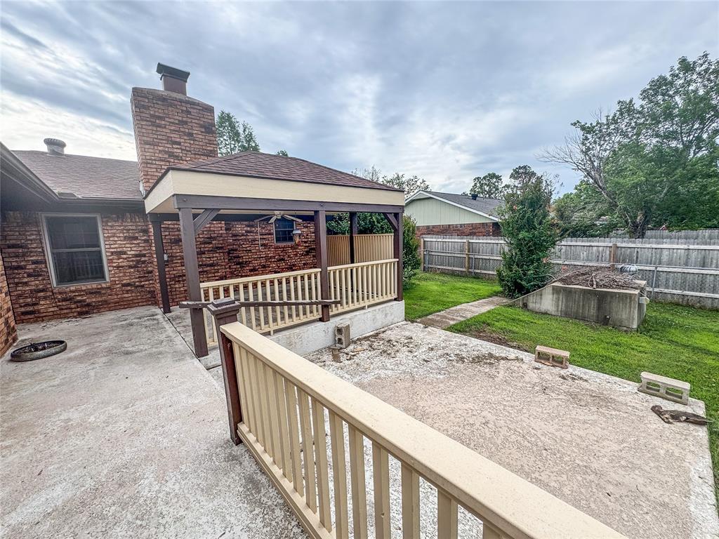 827 Crestview Drive